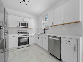 1070 NE 42nd Ave, Homestead FL 33033