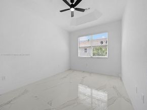 1070 NE 42nd Ave, Homestead FL 33033