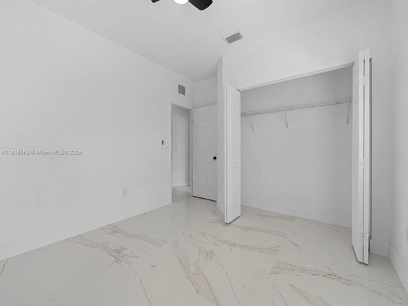 1070 NE 42nd Ave, Homestead FL 33033