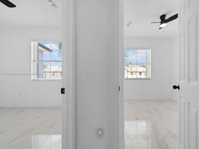 1070 NE 42nd Ave, Homestead FL 33033