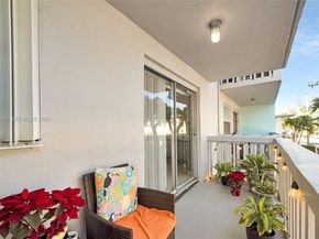 7620 Carlyle Ave 204, Miami Beach FL 33141