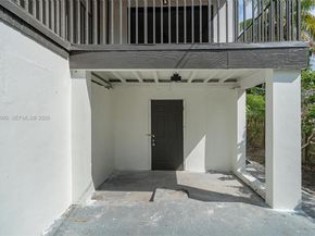 1523 NW 38th St, Miami FL 33142