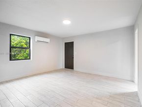 1523 NW 38th St, Miami FL 33142