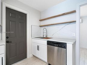 1523 NW 38th St, Miami FL 33142