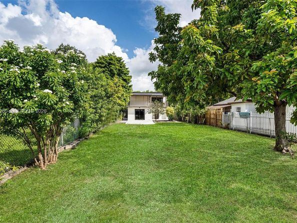 1523 NW 38th St, Miami FL 33142