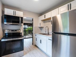 1523 NW 38th St, Miami FL 33142