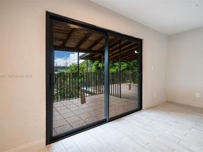 1523 NW 38th St, Miami FL 33142