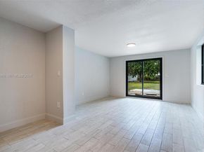 1523 NW 38th St, Miami FL 33142