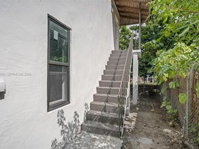 1523 NW 38th St, Miami FL 33142
