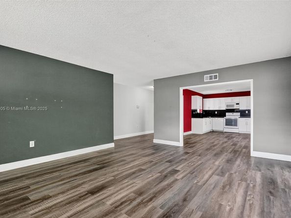 16411 SW 101st Ave, Miami FL 33157