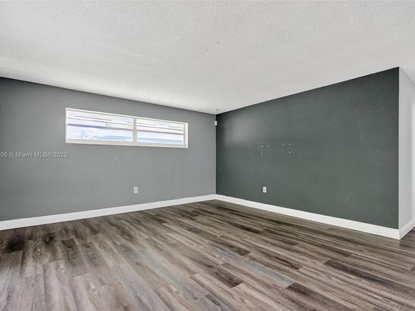 16411 SW 101st Ave, Miami FL 33157