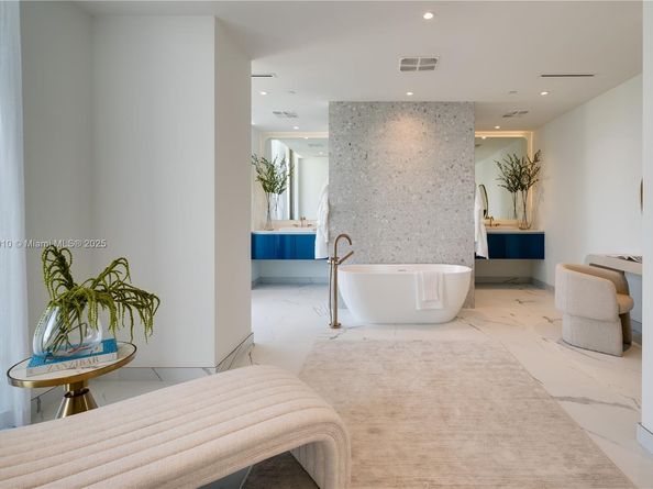 2655 S Bayshore Drive LPH, Coconut Grove FL 33133