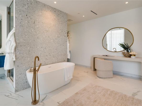 2655 S Bayshore Drive LPH, Coconut Grove FL 33133