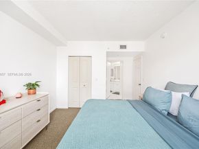 17100 N Bay Rd 1810, Sunny Isles Beach FL 33160