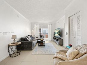 17100 N Bay Rd 1810, Sunny Isles Beach FL 33160