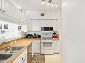 17100 N Bay Rd 1810, Sunny Isles Beach FL 33160