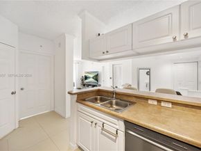 17100 N Bay Rd 1810, Sunny Isles Beach FL 33160