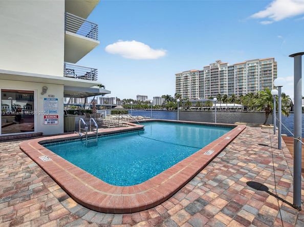 2900 NE 30th St K8, Fort Lauderdale FL 33306