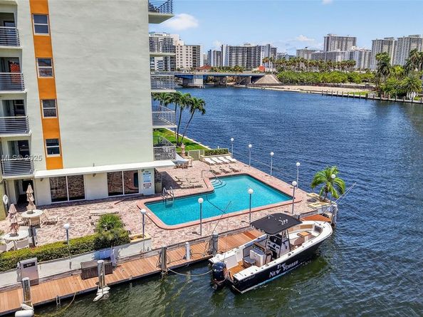 2900 NE 30th St K8, Fort Lauderdale FL 33306