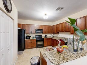 3090 SE 7th Ct, Homestead FL 33033
