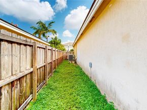 3090 SE 7th Ct, Homestead FL 33033