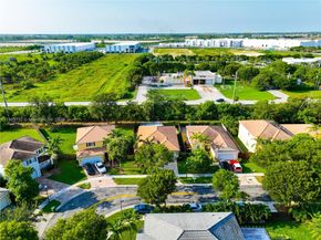 3090 SE 7th Ct, Homestead FL 33033