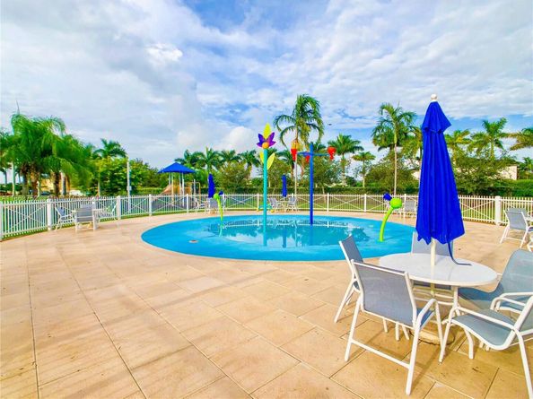 3090 SE 7th Ct, Homestead FL 33033