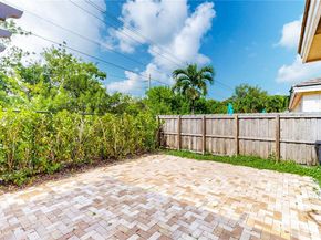 3090 SE 7th Ct, Homestead FL 33033