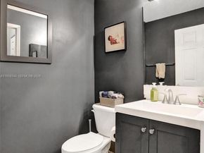 9175 NW 40th Pl, Sunrise FL 33351