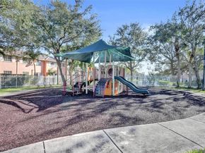 9175 NW 40th Pl, Sunrise FL 33351