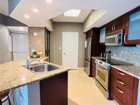 20000 E Country Club Dr 806, Aventura FL 33180