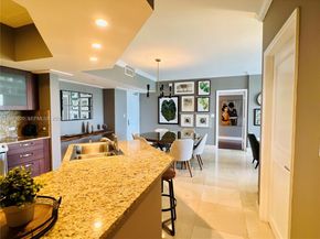 20000 E Country Club Dr 806, Aventura FL 33180