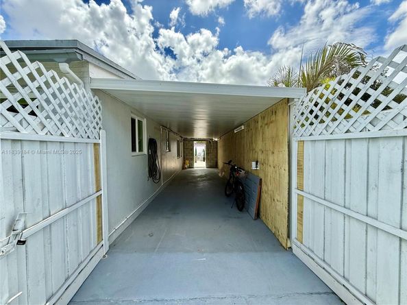1620 N 68th Ter, Hollywood FL 33024