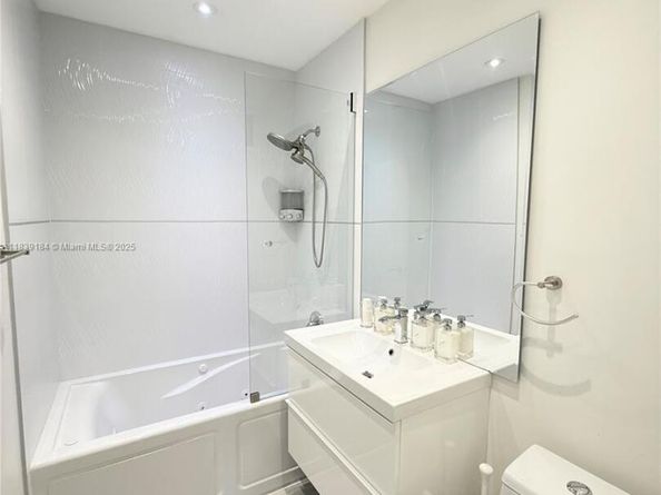 1620 N 68th Ter, Hollywood FL 33024