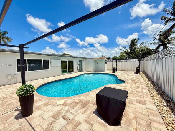1620 N 68th Ter, Hollywood FL 33024