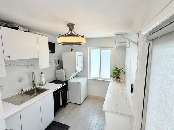1620 N 68th Ter, Hollywood FL 33024