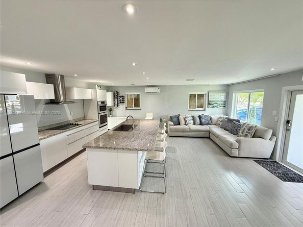 1620 N 68th Ter, Hollywood FL 33024