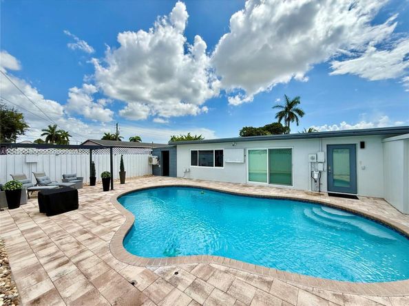 1620 N 68th Ter, Hollywood FL 33024