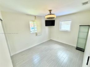 1620 N 68th Ter, Hollywood FL 33024