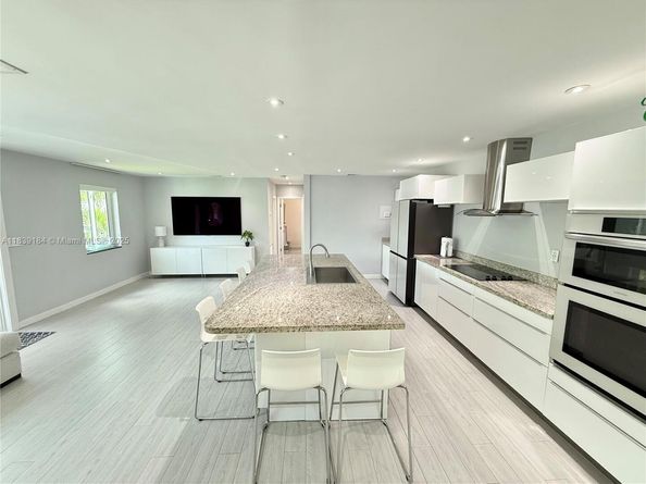 1620 N 68th Ter, Hollywood FL 33024