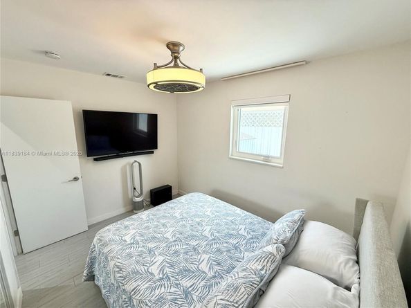 1620 N 68th Ter, Hollywood FL 33024