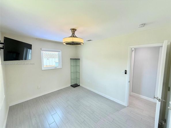 1620 N 68th Ter, Hollywood FL 33024