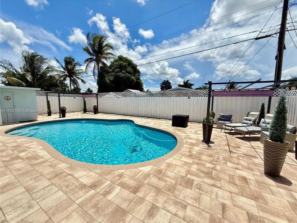 1620 N 68th Ter, Hollywood FL 33024