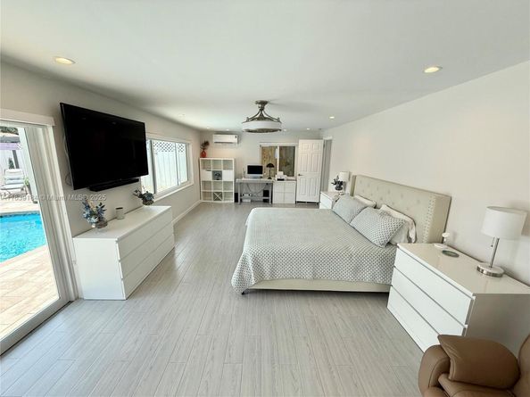 1620 N 68th Ter, Hollywood FL 33024