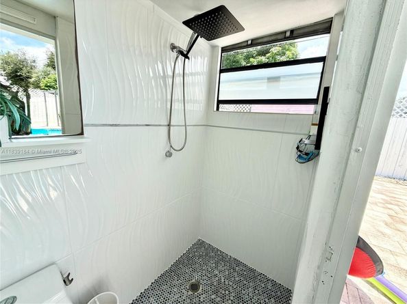 1620 N 68th Ter, Hollywood FL 33024