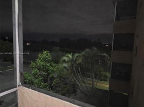 3050 E Sunrise Lakes Dr 302, Sunrise FL 33322