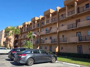 3050 E Sunrise Lakes Dr 302, Sunrise FL 33322