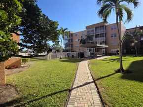 3050 E Sunrise Lakes Dr 302, Sunrise FL 33322