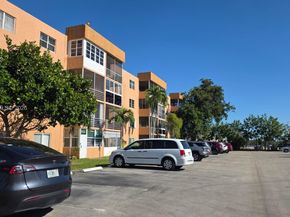 3050 E Sunrise Lakes Dr 302, Sunrise FL 33322