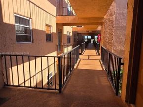 3050 E Sunrise Lakes Dr 302, Sunrise FL 33322